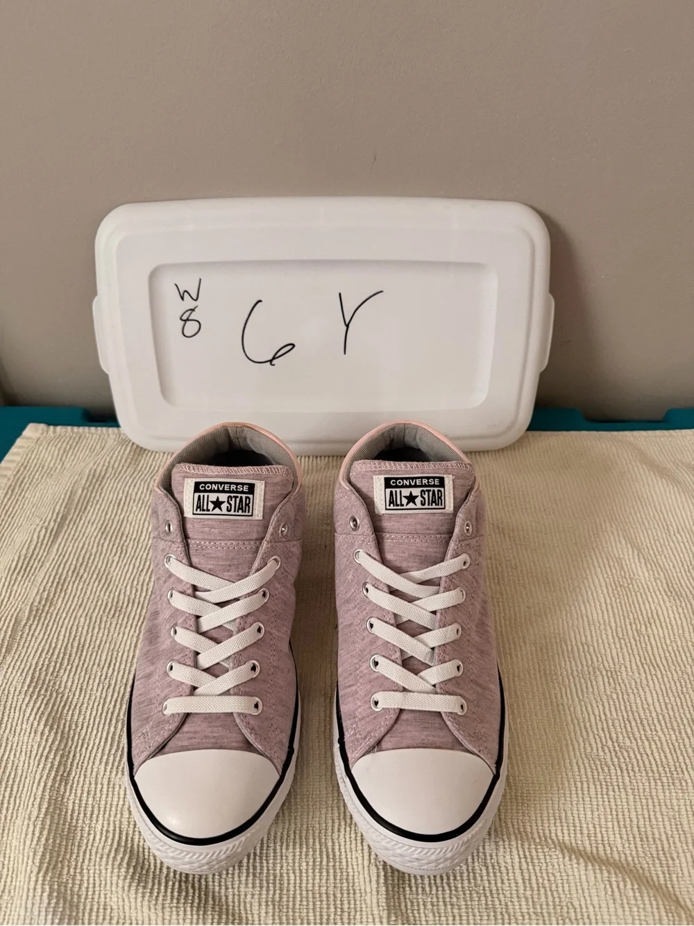 Converse Kids Low-Top Sneakers in Light Mauve